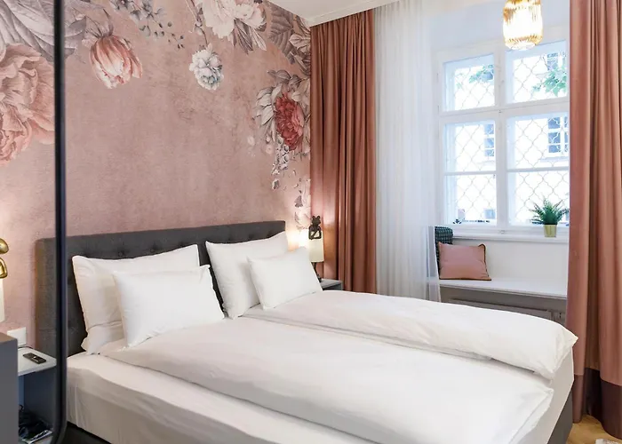 Vienna Hideaways - Your Boutique Stay In Historic Old Town
